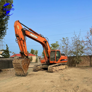 Una excavadora Doosan 300 de segunda mano fabricada en 2014